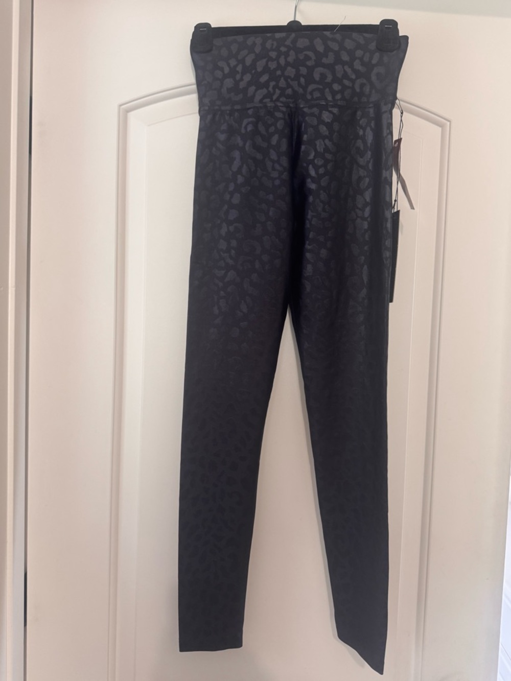 Carbon38 Black Tonal Leopard High-Waist Leggings